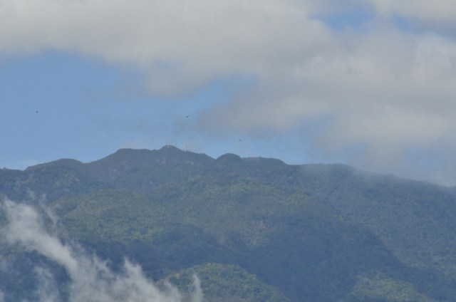 I zoomed in on the top of Volcán Barú, and you can see the communication towers on the very top, of you look very closely