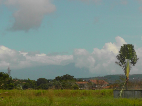 This is down the road from our house. I never get tired of looking at the mountains in the clouds.