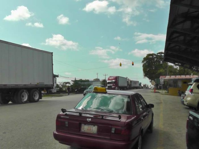 Standing on the street with my back to the Costa Rica check point, this is the view looking to the right, trucks lined up and waiting.
