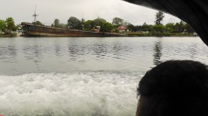 I'm not sure what this is (seen from the water taxi coming in to Almirante) It looks like an old rusty ship. 