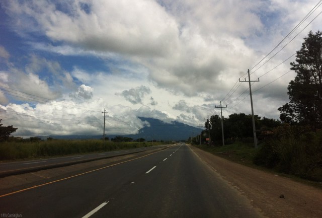 This has nothing to do with anything today. It was taken on the way to Boquete last Saturday, I found it in my phone and liked it, so here it is. 